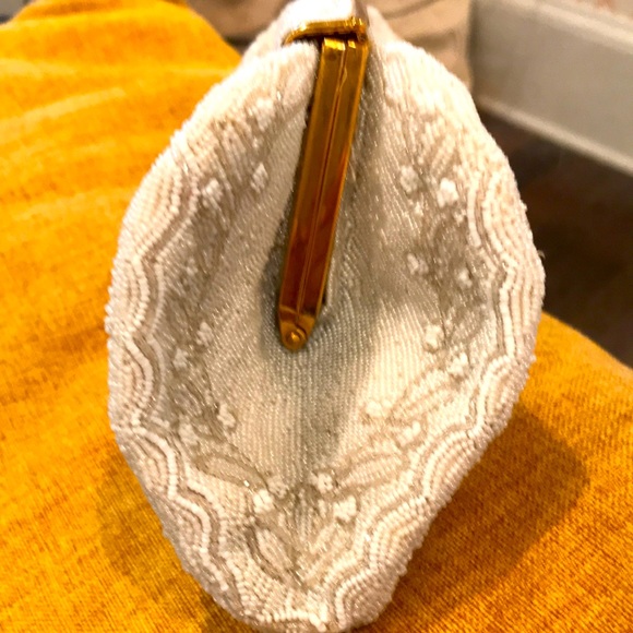 Vintage White and Gold Beaded Clutch - Picture 4 of 5